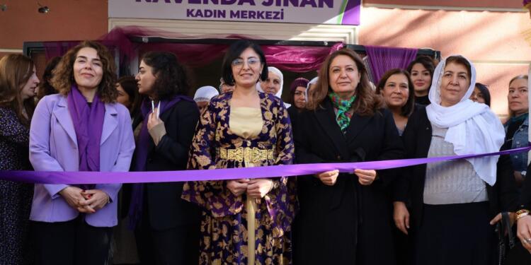 Peyas’ta Kadın Merkezi açıldı