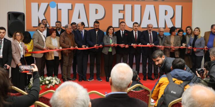 Amed 8’inci Kitap Fuarı başladı