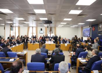 DEM Parti’nin sağlıkta anadil tercümanı önergesi reddedildi