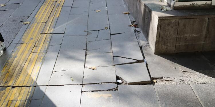 Yapılan şeyler şeklen; engelli bireyler yük olarak görülüyor