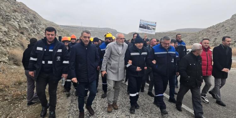 Maden işçileri Ankara’ya yürüyor