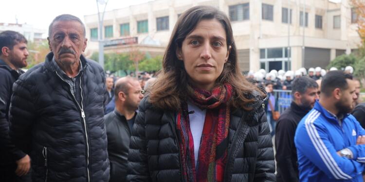 Sönük: Belediyemizi teslim etmeyeceğiz