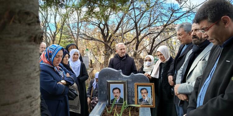 Epözdemir mezarı başında anıldı