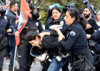 Kadınlar gözaltında cinsel taciz ve işkenceye maruz kalıyor