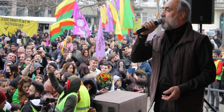 Sanatçı Hozan Aydın kalp krizi geçirdi