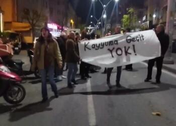 Sultangazi’de kayyım darbesine karşı yürüyüş