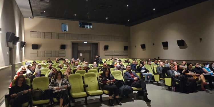 İzmir’de ‘Göçmen ve mültecilerle dayanışma’ sempozyumu