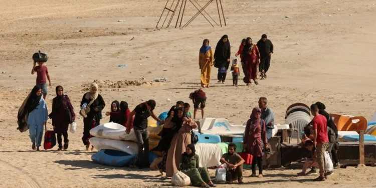 Lübnan’da 2 milyona yakın kişi yerinden edildi