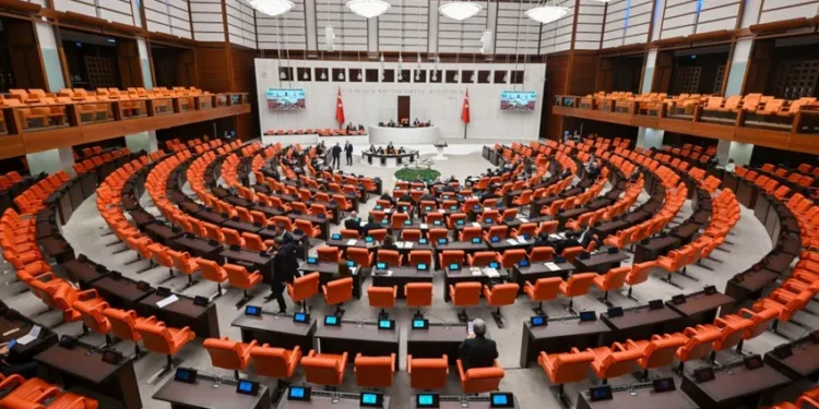 5 milletvekili hakkındaki fezleke Meclis’te