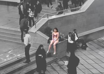 Pune Aştiyani: Kadınlar İran rejimine meydan okuyor