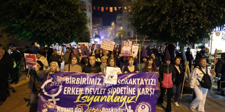 Mersin’de kadınlar yürüdü: Tehditlere boyun eğmeyeceğiz