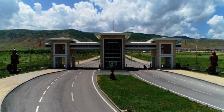 Kürtçe araştırma görevlisi alımına Türkçe mezuniyet şartı