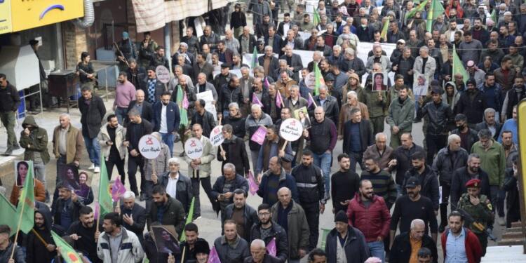 Qamişlo’da erkekler kadına yönelik şiddete karşı yürüdü