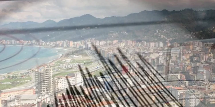 Rize’de 4,7 şiddetinde deprem