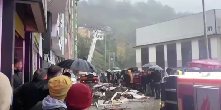 Rize’de heyelan: 1 ölü, 3 yaralı