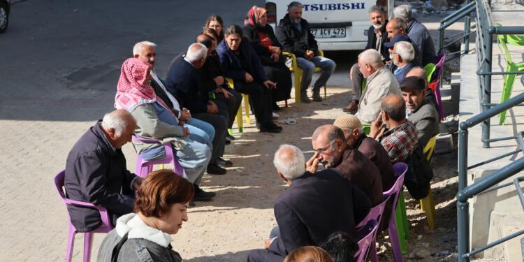 Xelfetî’de gelir-gider tablosu nöbet alanına asıldı