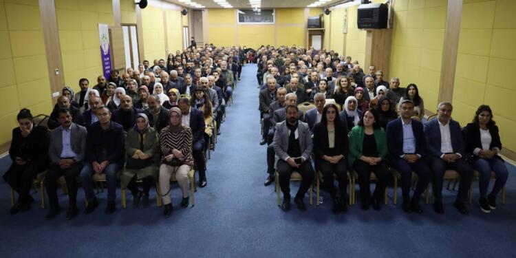 ‘Örgütlenme seferberliği’ toplantısı: Önümüzde tarihi fırsat var