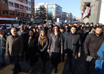 Birçok kentte kayyım protestosu: Halkın belediyelerinden elinizi çekin