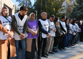 Wanlı kadınlar: Kayyımlar geri çekilene kadar ayaktayız