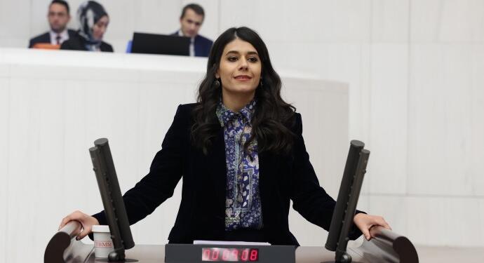 DEM Parti’den burs tepkisi: Temel ihtiyaçlar karşılanamaz