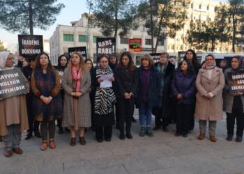 Kadınlar belediye önünde: Gaspçılar kaybedecek