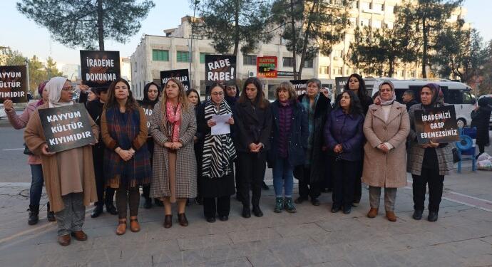 Kadınlar belediye önünde: Gaspçılar kaybedecek