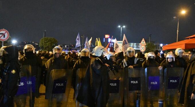 İstanbul’da Rojava eylemi gerçekleştirildi: Çete saldırılarına dur de