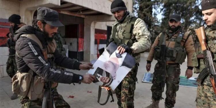 Yangını çıkaran ‘itfaiyecilik’ oynuyor