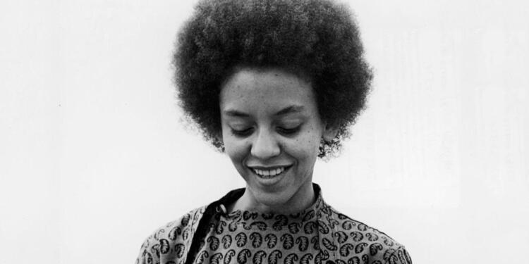 Şair Nikki Giovanni hayatını kaybetti