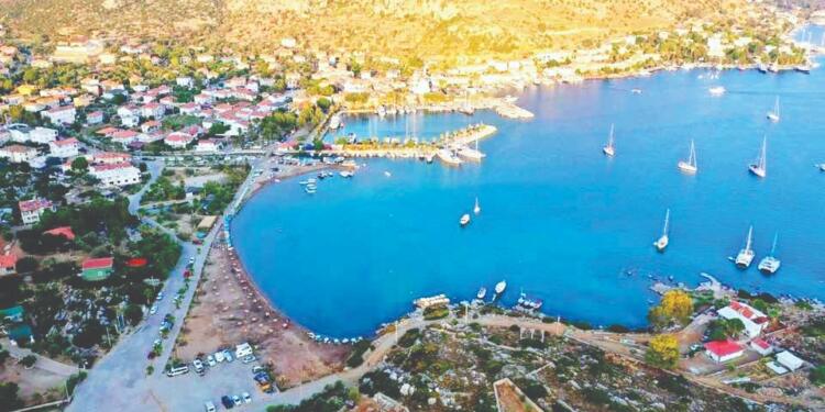 Bozburun Koyu peşkeş çekildi