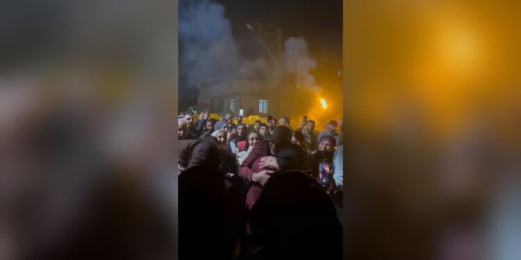 32 yıllık tutsak Mehmet Turgay hava fişeklerle karşılandı