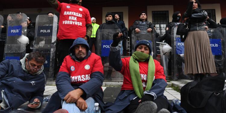 Polonez işçilerinin eylemi Çatalca Adliyesi önünde sürüyor
