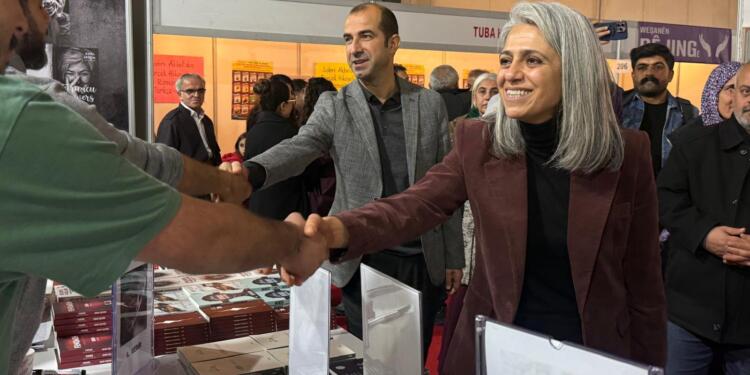 DBP Eş Genel Başkanları’ndan fuar ziyareti