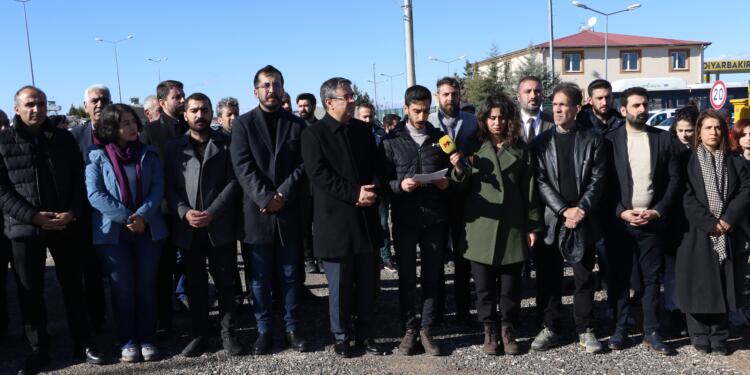 Cezaevlerinde çıplak arama, sansür, disiplin cezaları, tahliye erteleme…