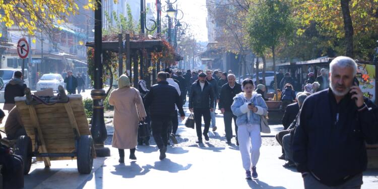Amedliler: Rojava’ya yönelik saldırılara karşı birlik olmalıyız