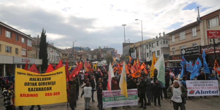 Mamak’ta savaşa ve yoksulluğa karşı miting düzenlendi