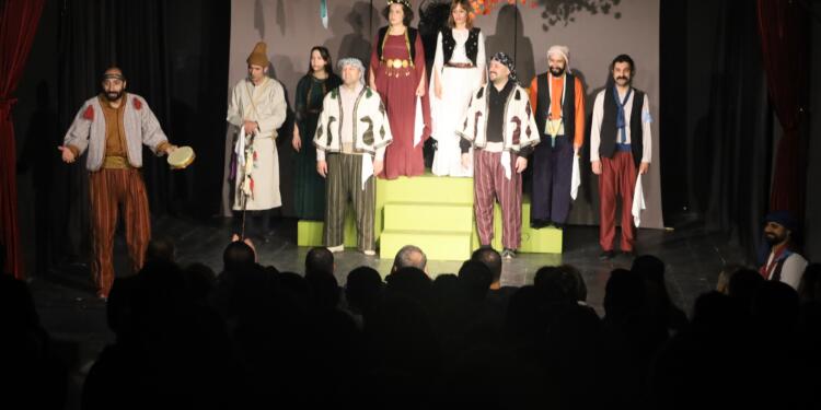 Êlih’te Kürtçe oyunlara büyük ilgi
