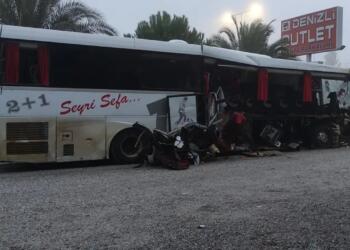 Yolcu otobüsü ile TIR çarpıştı: 1 ölü, 20 yaralı