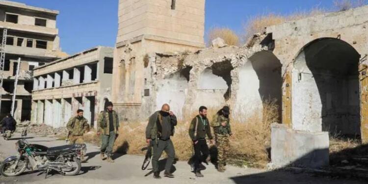 Irak, Haşdi Şabi’nin Suriye’ye girdiği iddialarını yalanladı