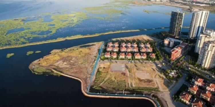 TOKİ’nin bir kısmı denizin içinde kalan arsayı satmasına tepki