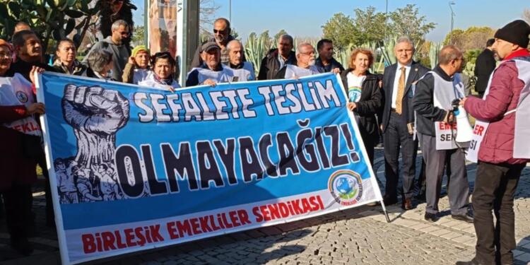 Emekliler ‘sendikal hak ve sözleşme’ istiyor