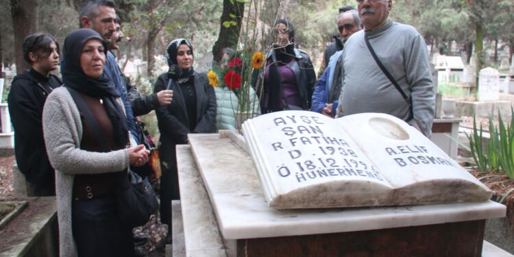 Eyşe Şan İzmir’deki mezarı başında anıldı