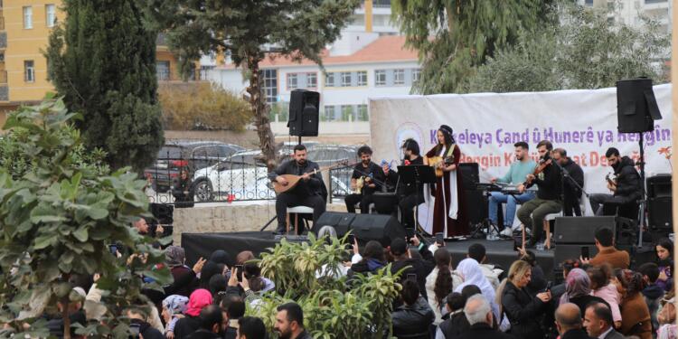 Nîsebîn’de Rengîn Kültür Sanat derneği açıldı