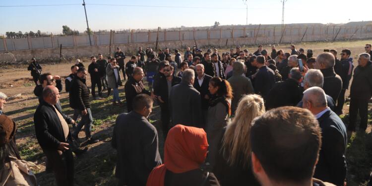 Qamişlo sınırında nöbet eylemi başlatıldı: Rojava Devrimi’ni koruyacağız