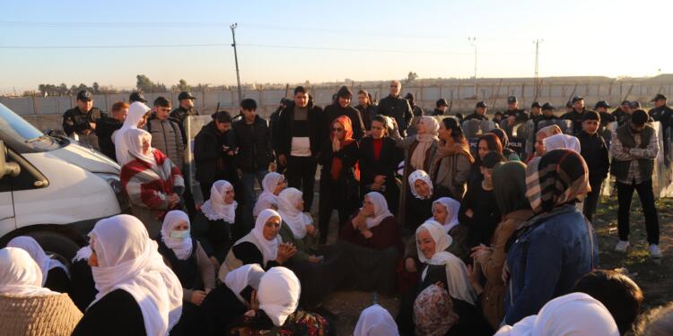Qamişlo sınırında Rojava nöbeti: Direnişe sahip çıkalım