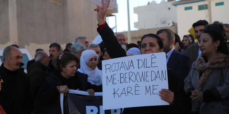 Qamişlo sınırında nöbet: Saldırılara karşı birlik çağrısı