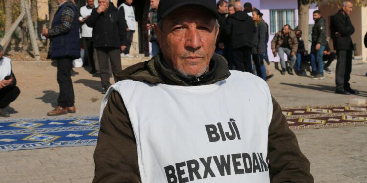 2 çocuğunu kaybeden, bir çocuğu tutsak olan Tekin Rojava sınırında nöbette