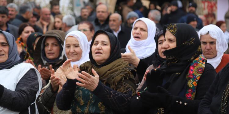 Qamişlo sınırında nöbetteler: Rojava yaşam ağacıdır
