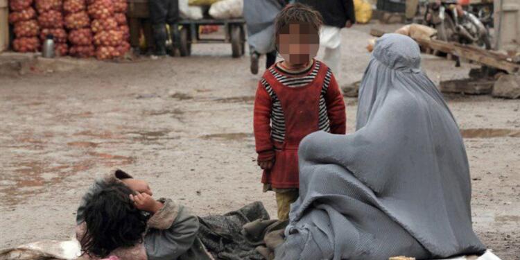Taliban rejiminde dilenmeye mecbur kalan kadınlar tecavüze uğruyor