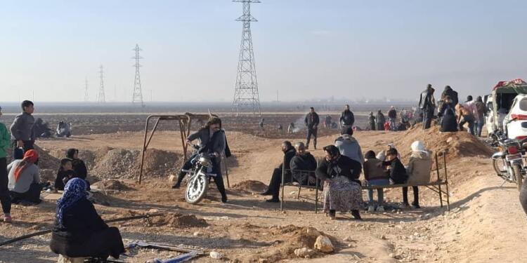 400’e yakın aile Tebqa Kantonu’na ulaştı